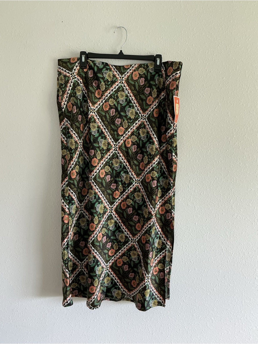 Green Floral Diamond-Print Midi Skirt